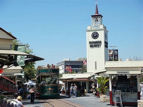 The farmers market fairfax - A favorite destination among locals and tourists since 1934, LA's world famous Original Farmers Market offers over 100 gourmet grocers, restaurants from across the globe, and world class shopping in an open-air setting. 